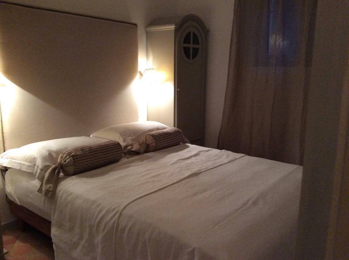 Le Mas Amore Bed and Breakfast Gassin Esterno foto